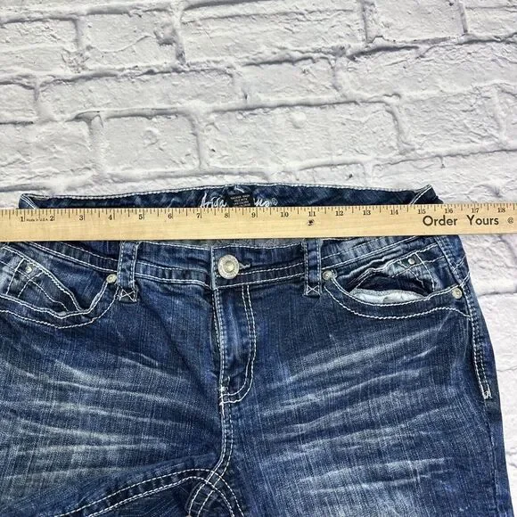 Women's Pre-Owned‎ Ariya Jean Shorts Size 13/14 Flap Pockets Embroideries - Picture 10 of 12